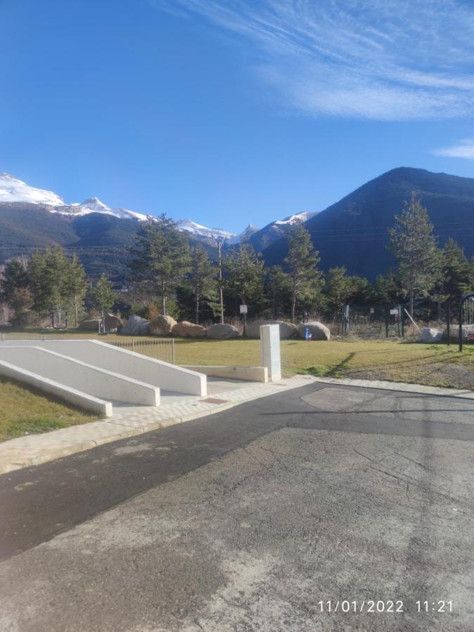 Apartamento A Estrenar En Villanúa Exteriör bild